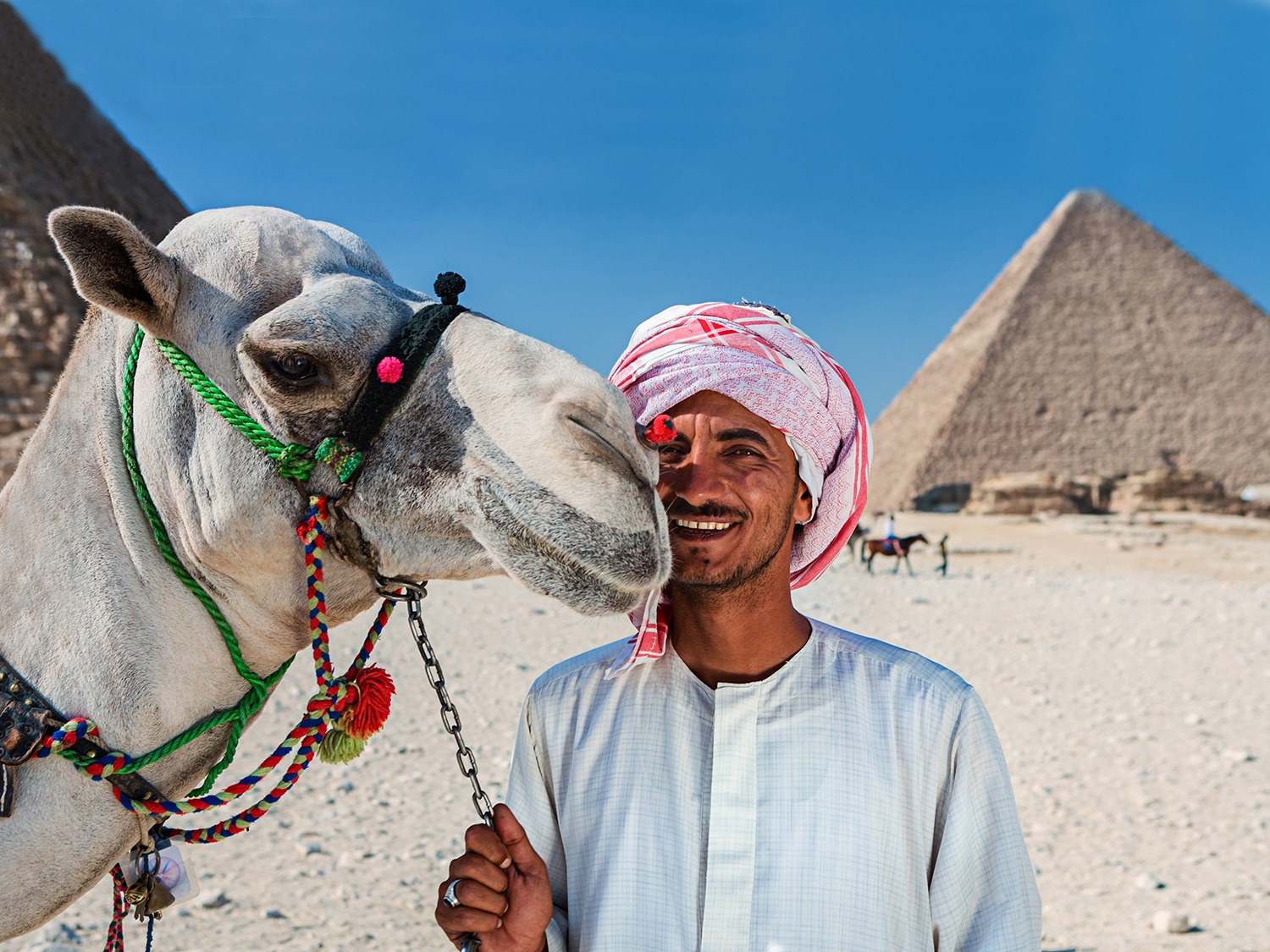 imageye___-_imgi_218_Camel-man-and-Pyramids-of-Giza–Egypt-Tours–On-The-Go-Tours-579041521219650 Egypt Scams